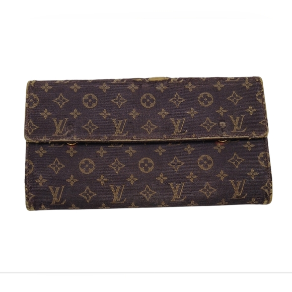 Louis Vuitton Accessories - 🏷 Louis Vuitton Brown Monogram Wallet – TH1018